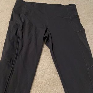 Lulu Dark gray fast and free cropped